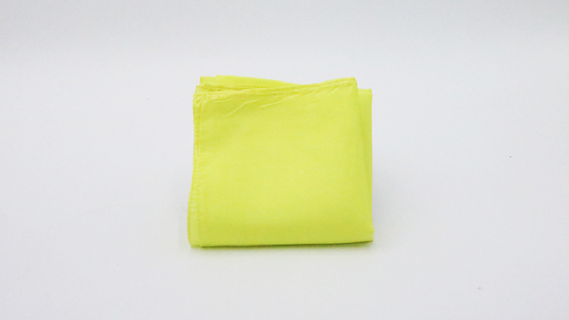 Foulard 30 x 30 (Light Yellow) Magic by Gosh - Trick