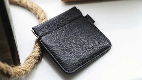 Quiver (borsellino portamonete) by Kelvin Chow