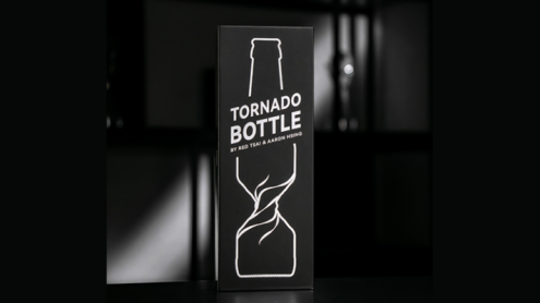 Tornado Bottle by Red Tsai and Aaron Hsing bottiglia ritorta